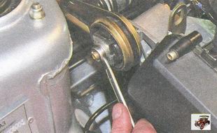 гайка крепления штанги левой опоры двигателя к кронштейну опоры