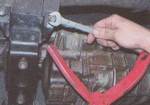 крепления задней опоры двигателя к кузову ГАЗ 31105
