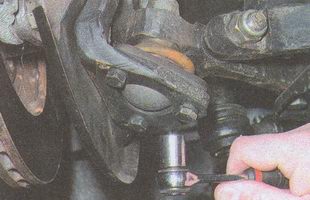 крепления корпуса нижней шаровой опоры автомобиля ГАЗ 31105 к поворотному кулаку