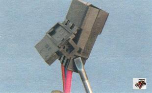 фиксатор разъема жгута проводов замка зажигания