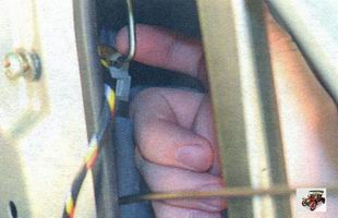 тяга выключателя замка передней двери Лада Калина ВАЗ 1118
