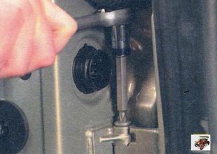 Снятие и установка передней двери Лада Калина ВАЗ 1118