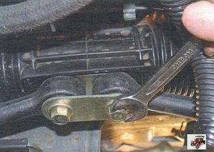 снятие и установка внутреннего наконечника рулевой тяги Лада Калина ВАЗ 1118