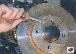 снятие, установка и замена тормозного диска переднего колеса Лада Калина ВАЗ 1118